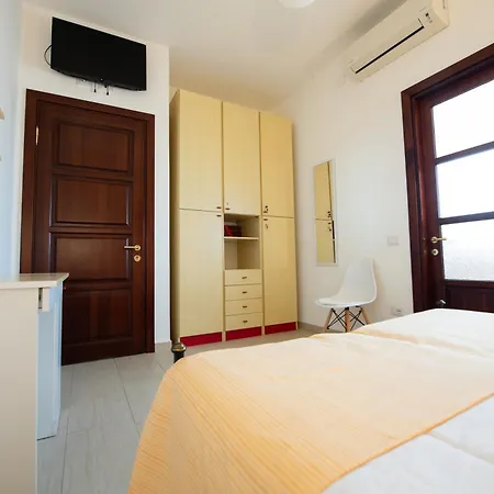 La Terrazza Sul Parco 콰르투 산텔레나